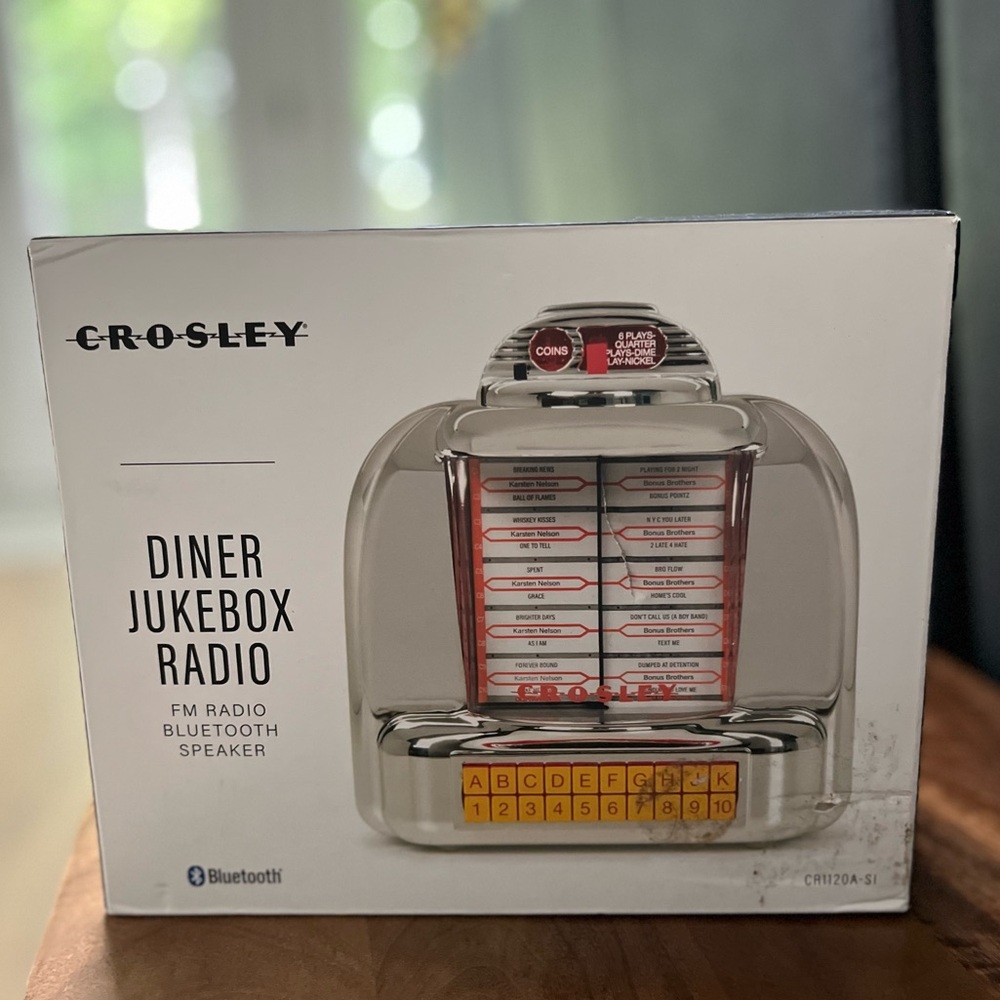 Crosley retro diner jukebox bluetooth radio